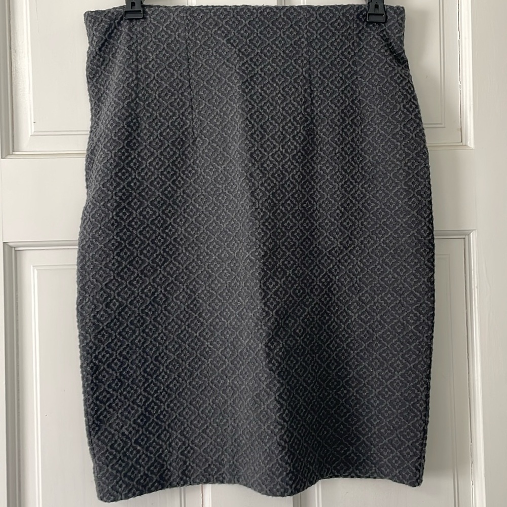 Women’s Loft Grey Pull on / Elastic Pencil Skirt, Size XS